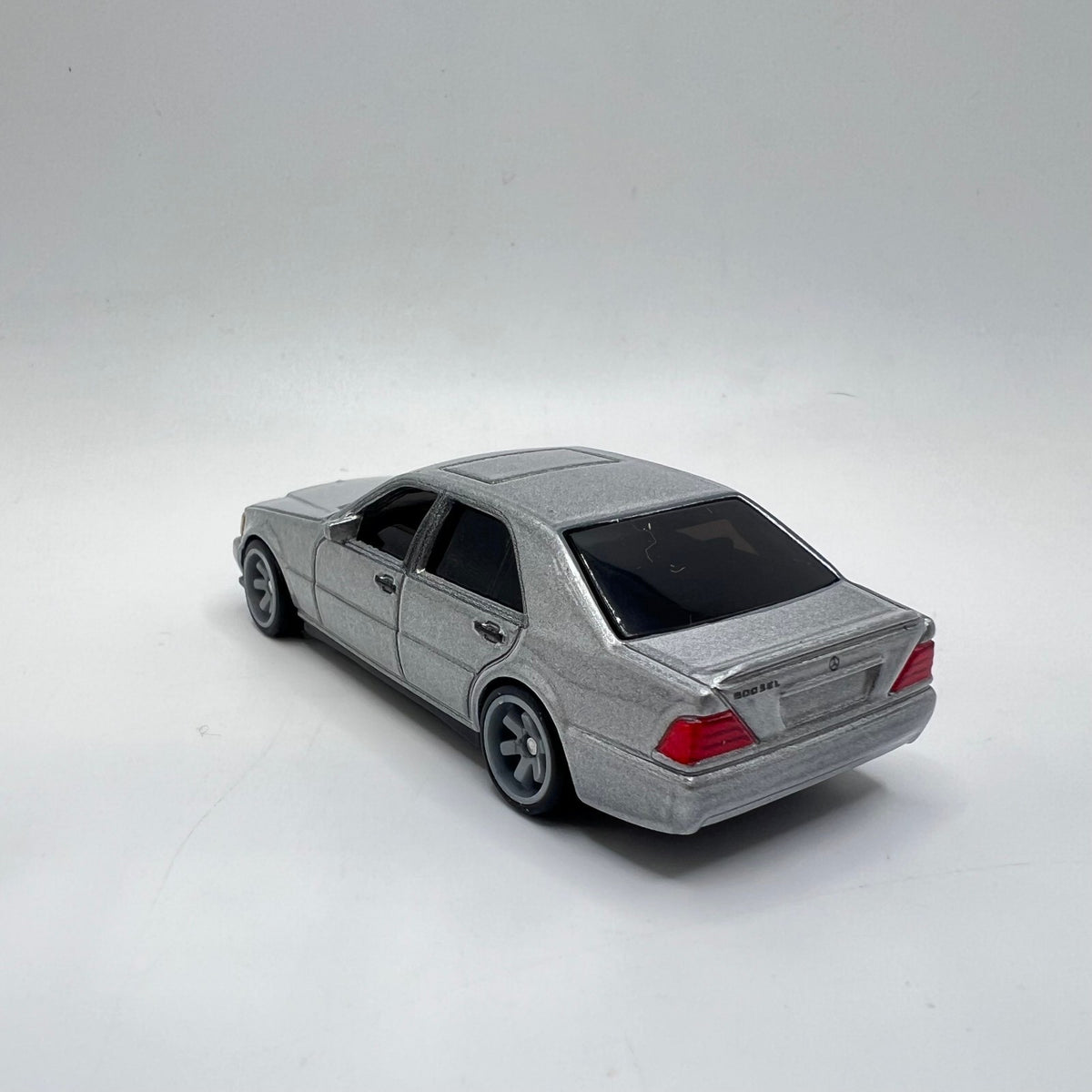 Hot Wheels Mercedes-Benz 500 SEL W140 Silver Real Riders LOOSE 1/64