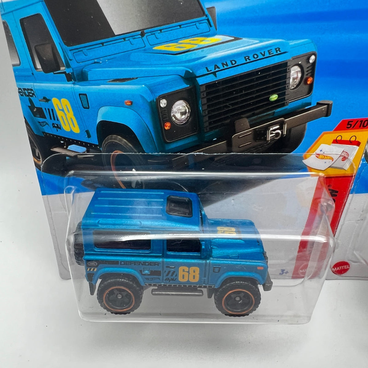 Hot Wheels Land Rover Defender 90 Lot of 2 Blue & Tan Then And Now 5/10 210/250