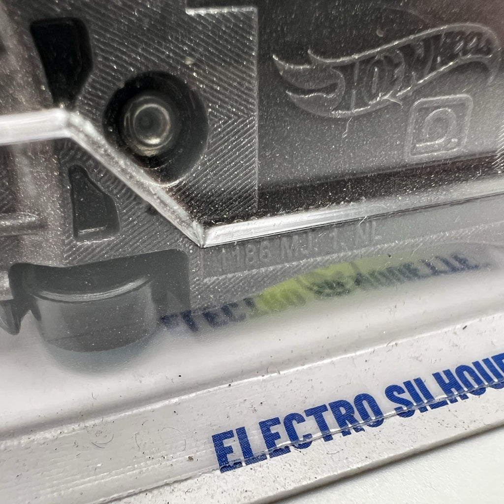 Hot Wheels Electro Silhouette 2026 C Case Exclusive Treasure Hunt