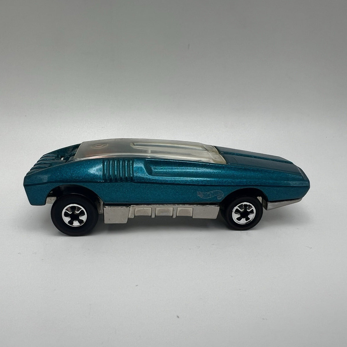 Hot Wheels Vintage Reissued 1969 / 1990s Redline WHIP CREAMER - Blue - China