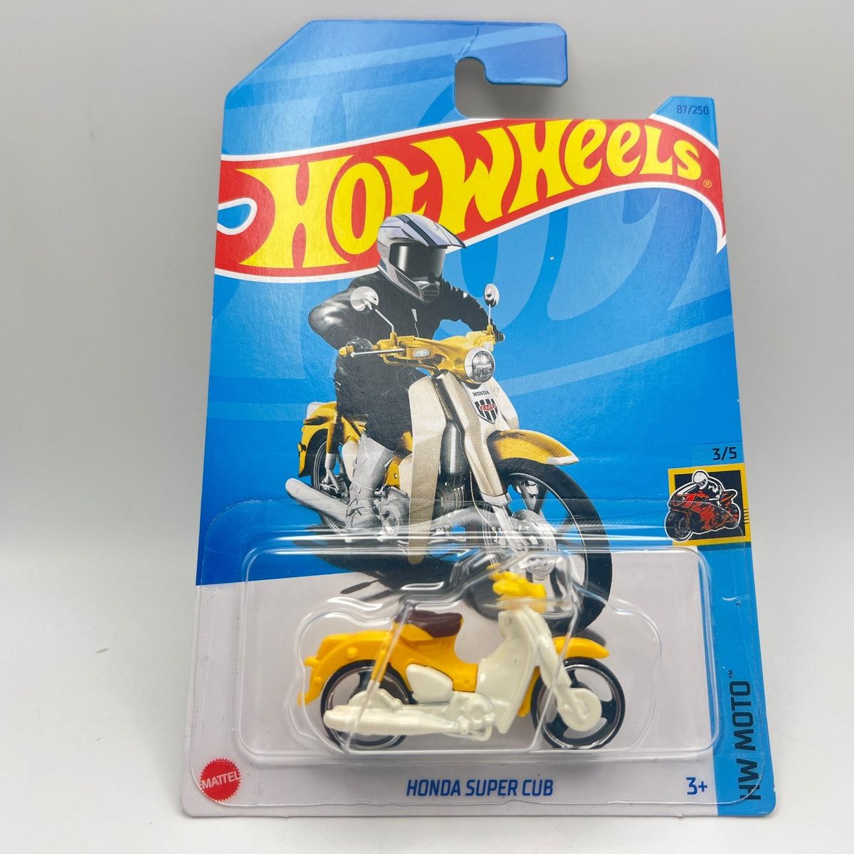 Hot Wheels Honda Super Cub Yellow 87/250 HW Moto 3/5 International Card