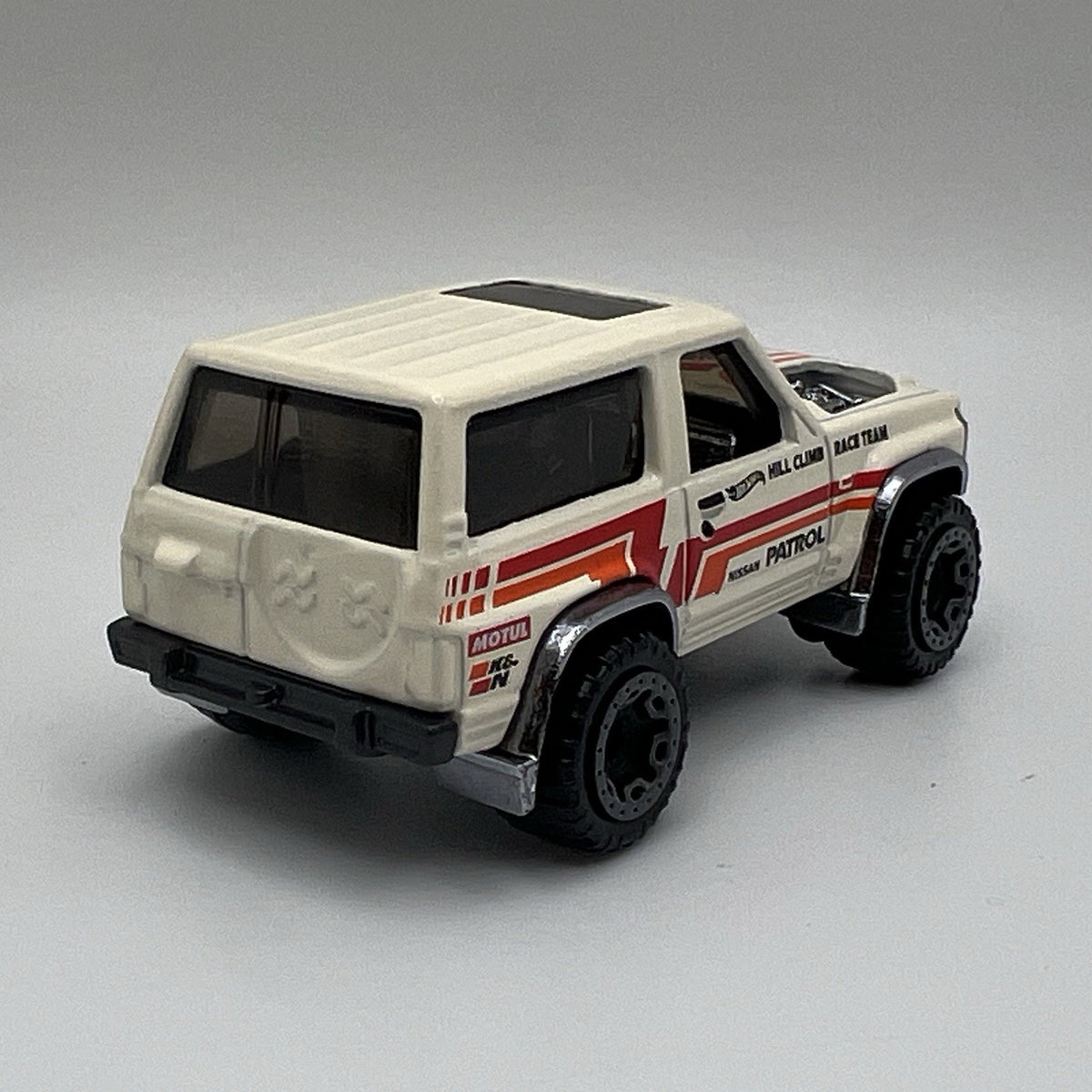 Hot Wheels Nissan Patrol Custom Off White 1:64 Diecast Diorama Model SUV #20