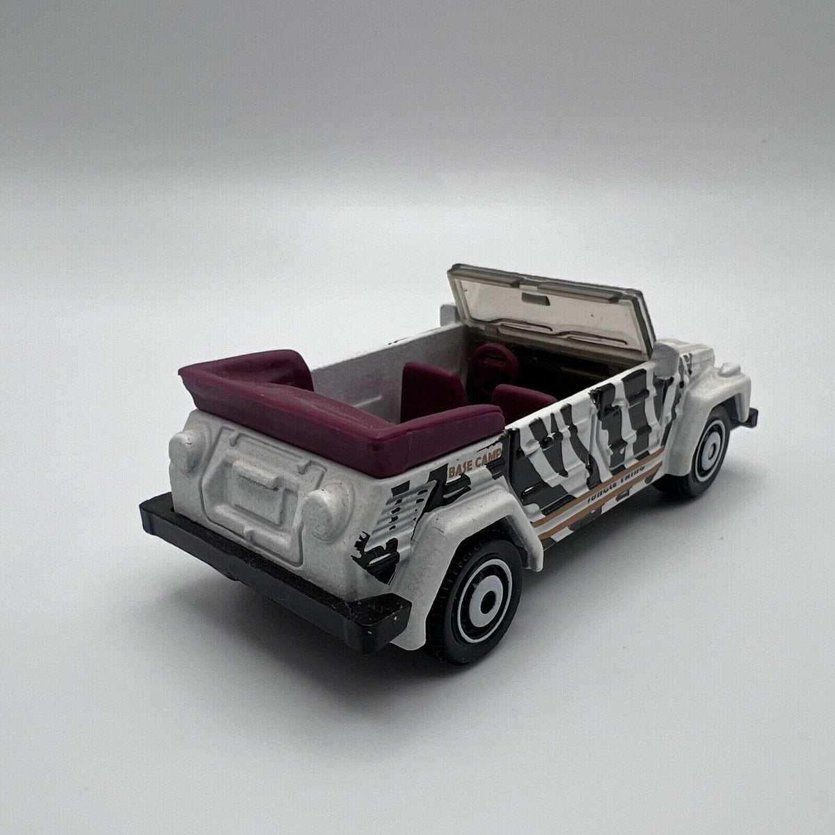 Matchbox Jungle Explorers (2010) White Volkswagen Type 181 Toy Car 98/100 Loose