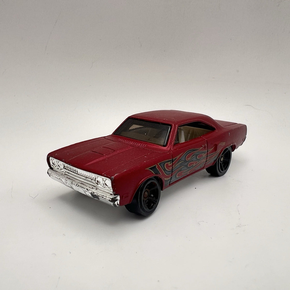 1970 70 Plymouth Road Runner Collectible 1/64 Scale Diecast Diorama Model