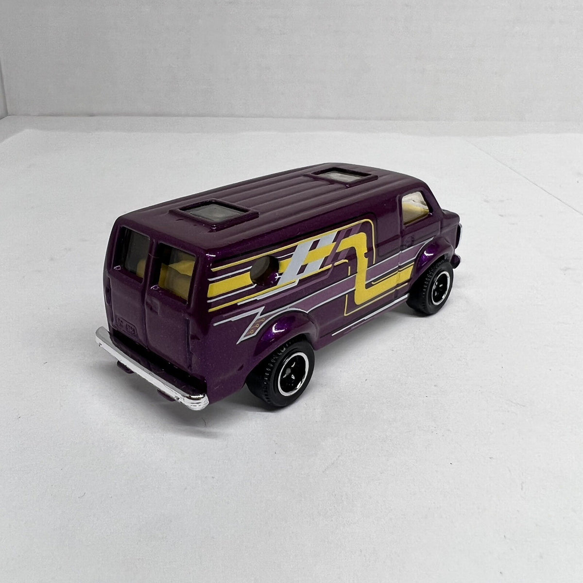 2006 Matchbox Chevy Van Diecast MB709 Purple