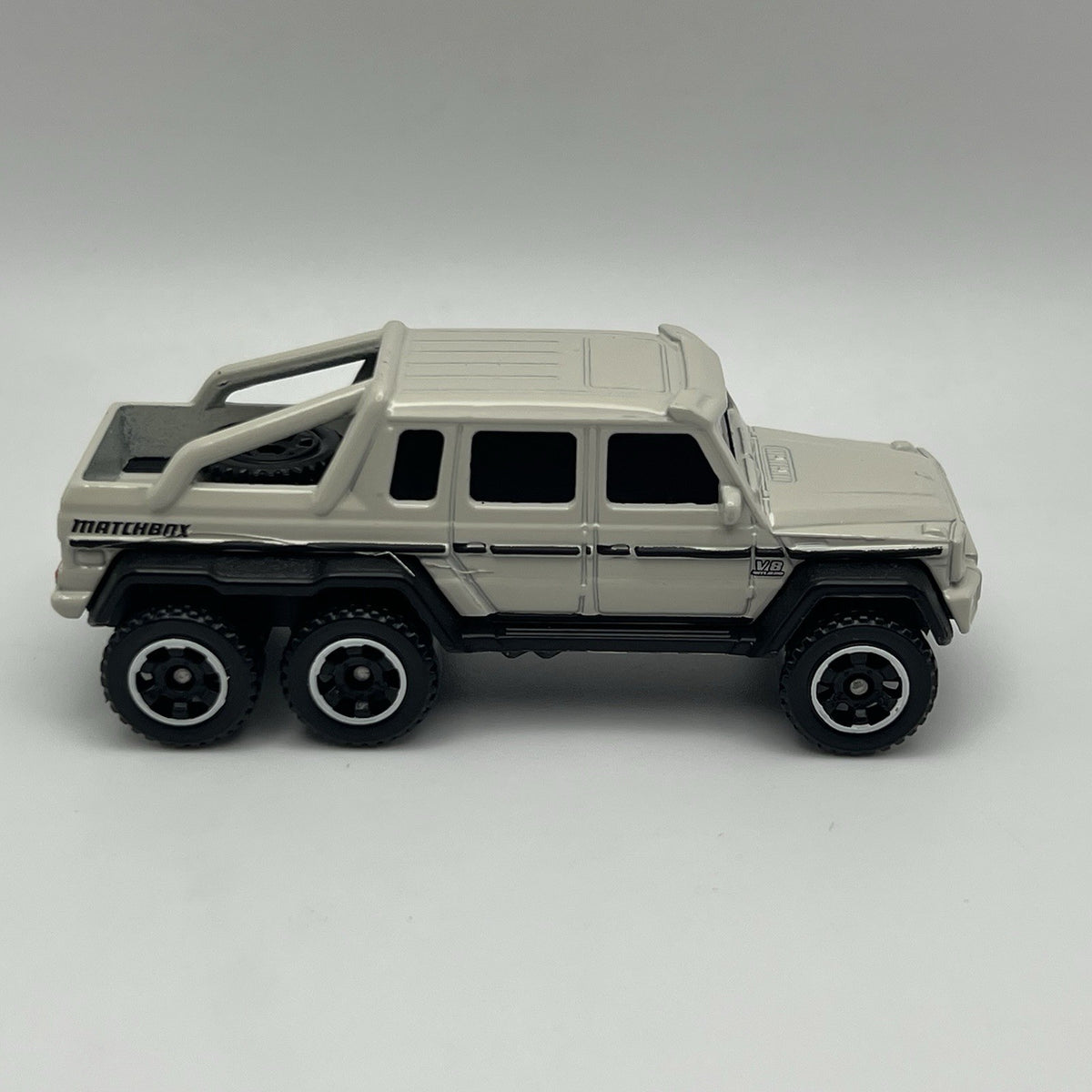 2017 Matchbox #91 Mercedes-Benz G63 AMG 6x6 Beige White MBX Explorers 1:64