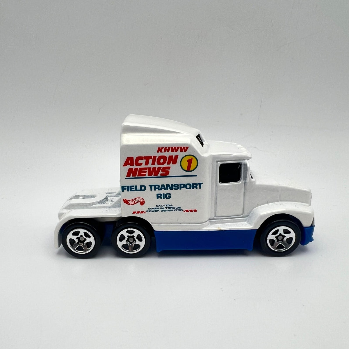 Hot Wheels Big Rig White KHWW Action News Field Transport LOOSE 1/64