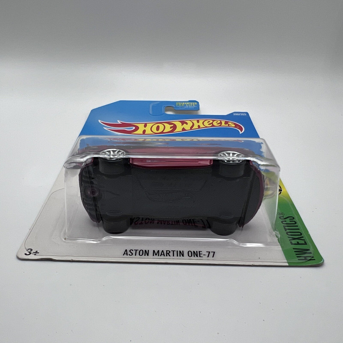 2017  HOT WHEELS ASTON MARTIN ONE-77 RED  7/10 EXOTICS 200/365
