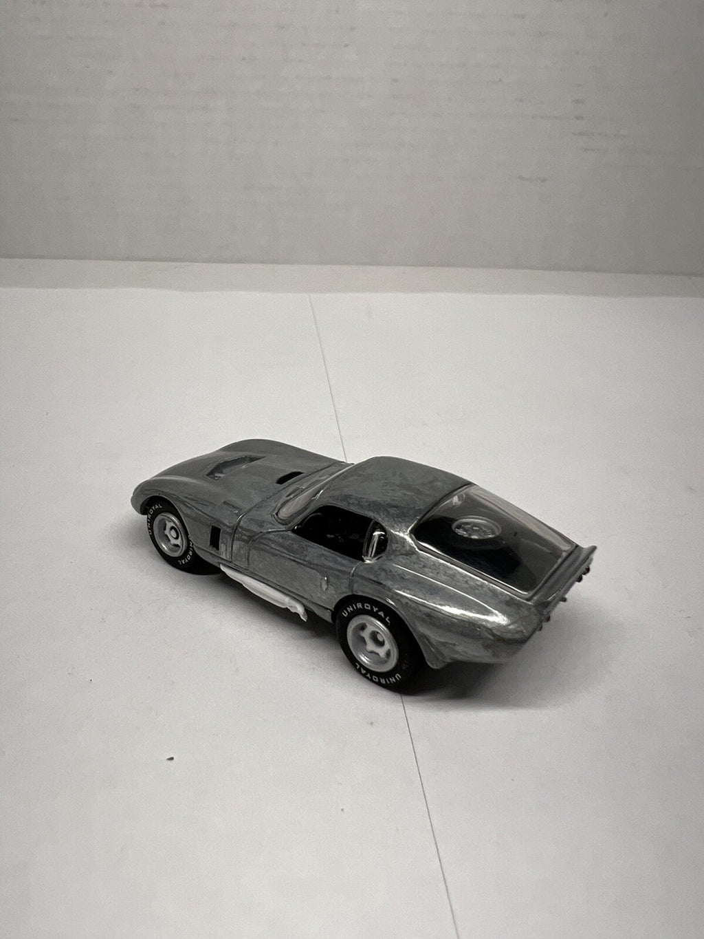 2007 MFG. Johnny Lightning Limited 1965 Shelby Cobra Daytona Classic gold