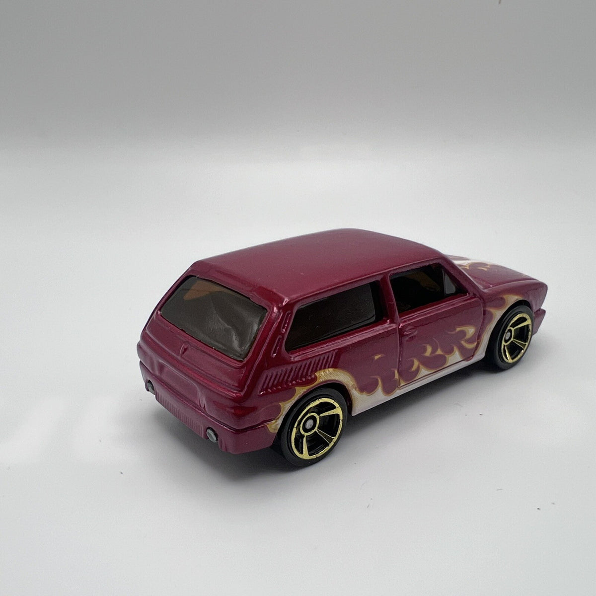Hot Wheels Red Volkswagen Brasilia w/Flames 2012 Heat Fleet T9678 LOOSE