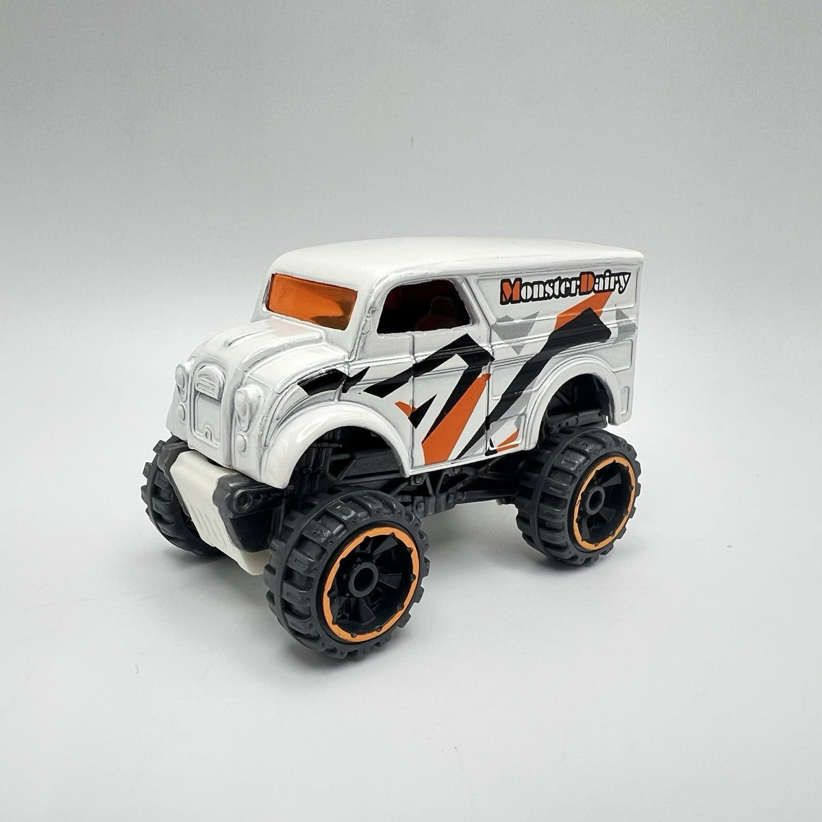Hot Wheels Monster Dairy Delivery White Truck 1:64 LOOSE