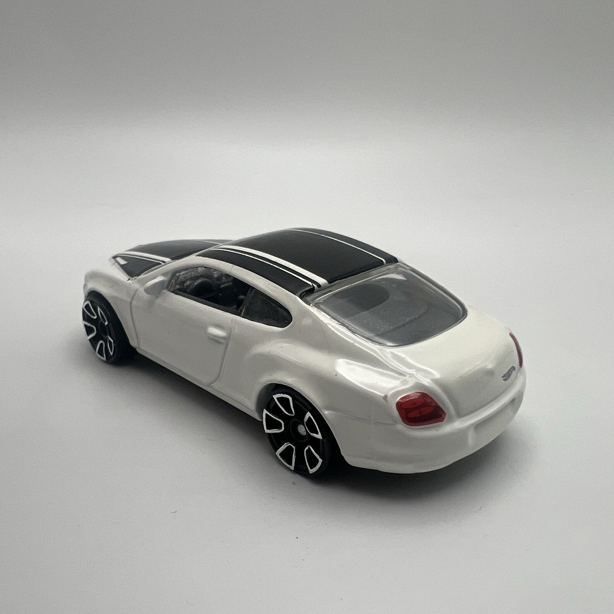2012 12 Bentley Continental Supersports Collectible 1/64 Scale Diecast Model