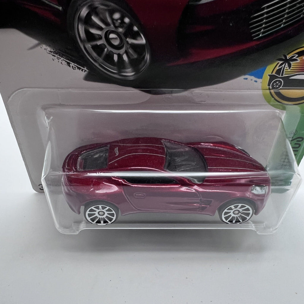 2017  HOT WHEELS ASTON MARTIN ONE-77 RED  7/10 EXOTICS 200/365