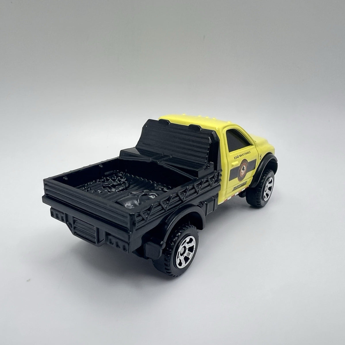 MATCHBOX 2023 CITY AVENTURE II - EXCLUSIVE 2016 RAM FLATBED YELLOW LOOSE