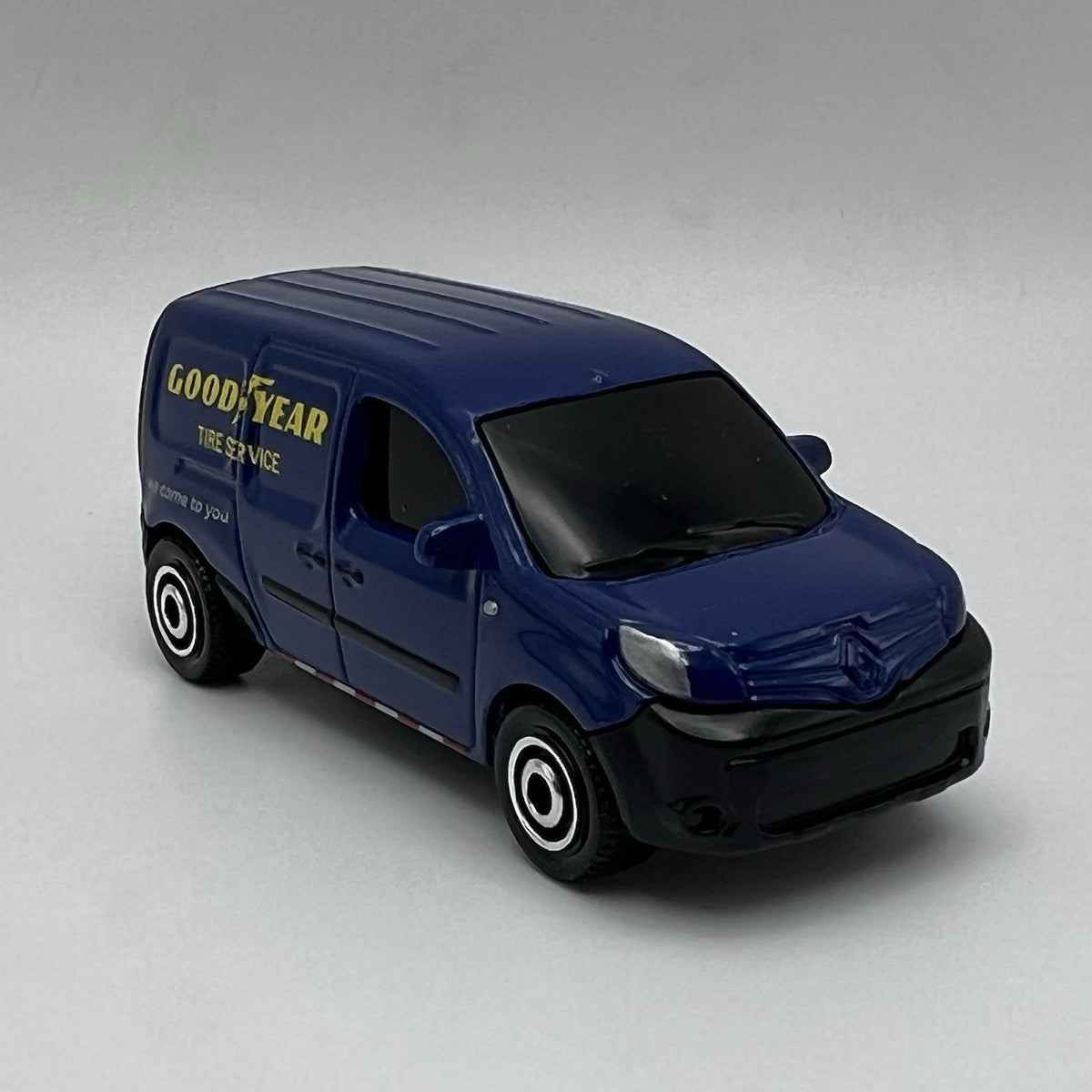 2018 18 Renault Kangoo Express Collectible 1/64 Scale Diecast Diorama Model