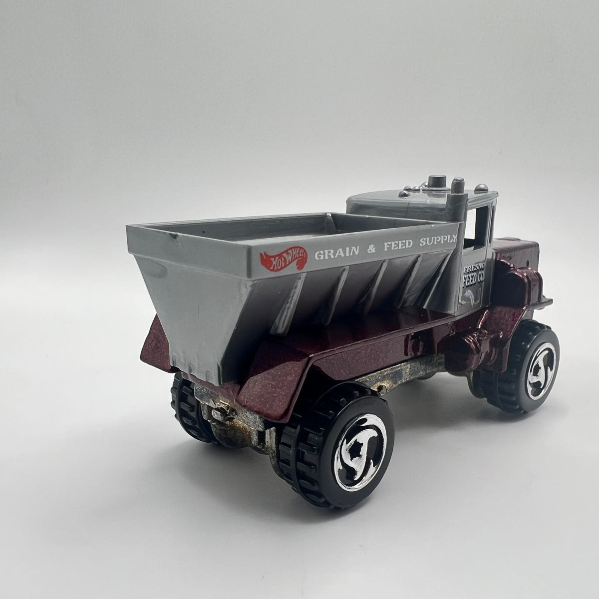 Hot Wheels Grain & Feed Supply Truck Maroon Fresno Feed Co LOOSE 1/64