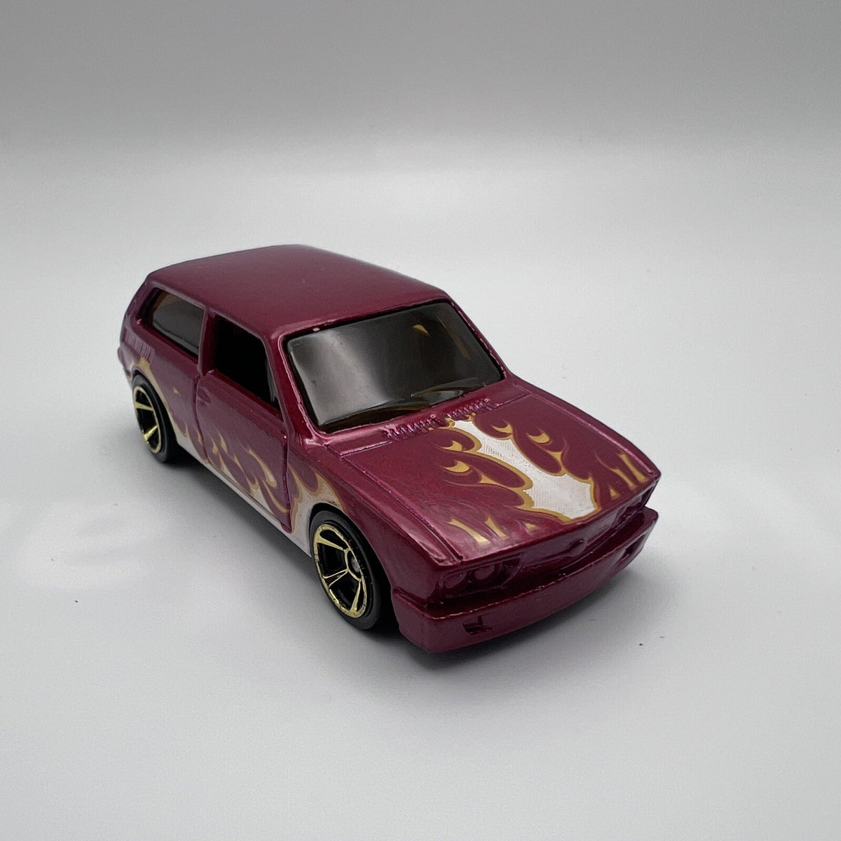 Hot Wheels Red Volkswagen Brasilia w/Flames 2012 Heat Fleet T9678 LOOSE