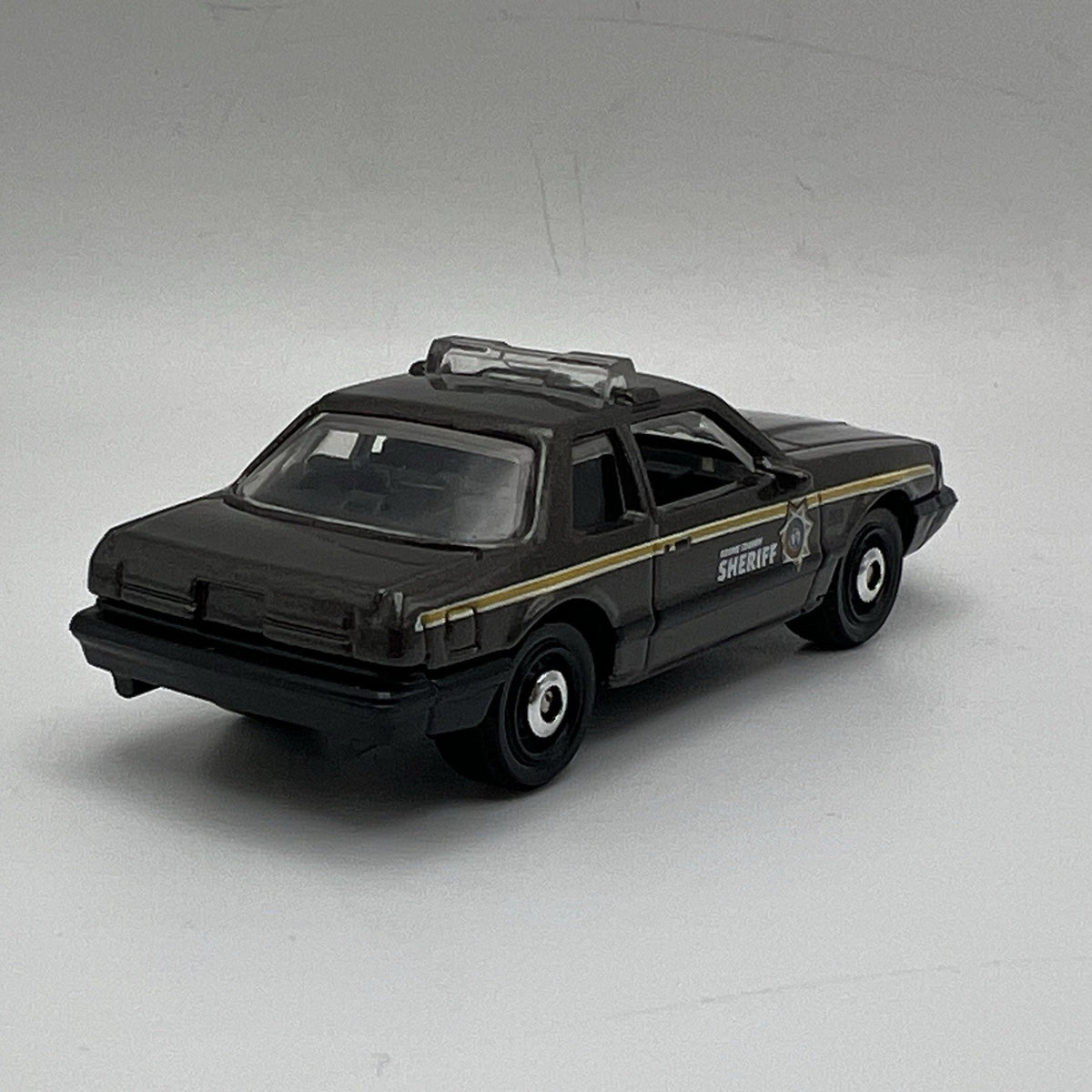 1993 93 Ford Mustang LX SSP Fox Collectible 1/64 Scale Diecast Diorama Model