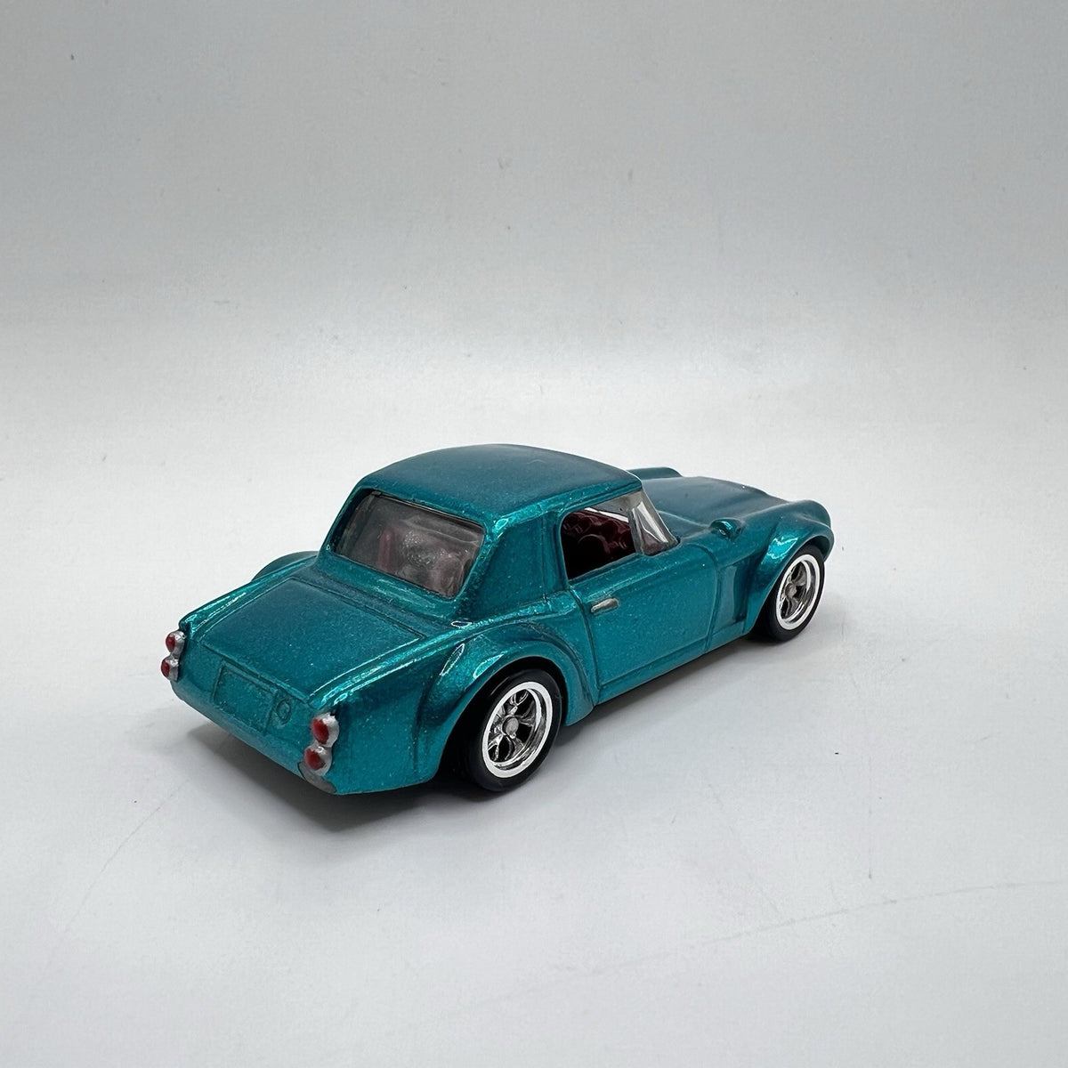 Hot Wheels  DATSUN FAIRLADY 2000 CUSTOM MADE Diecast Car 1:64