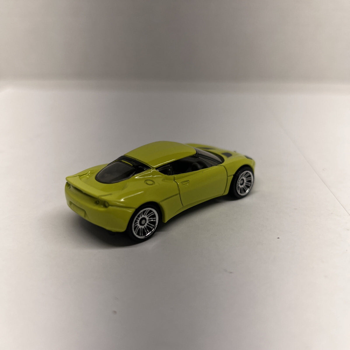 2008 08 Lotus Evora Diecast Scale 1:64 Collectible Model Green Car