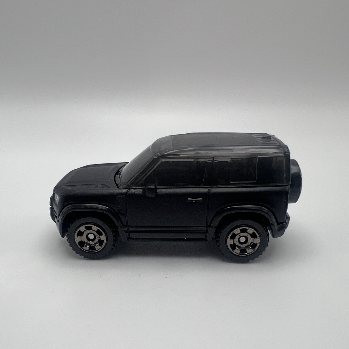 2020 Land Rover Defender 90 Limited Edition 1:64 Scale