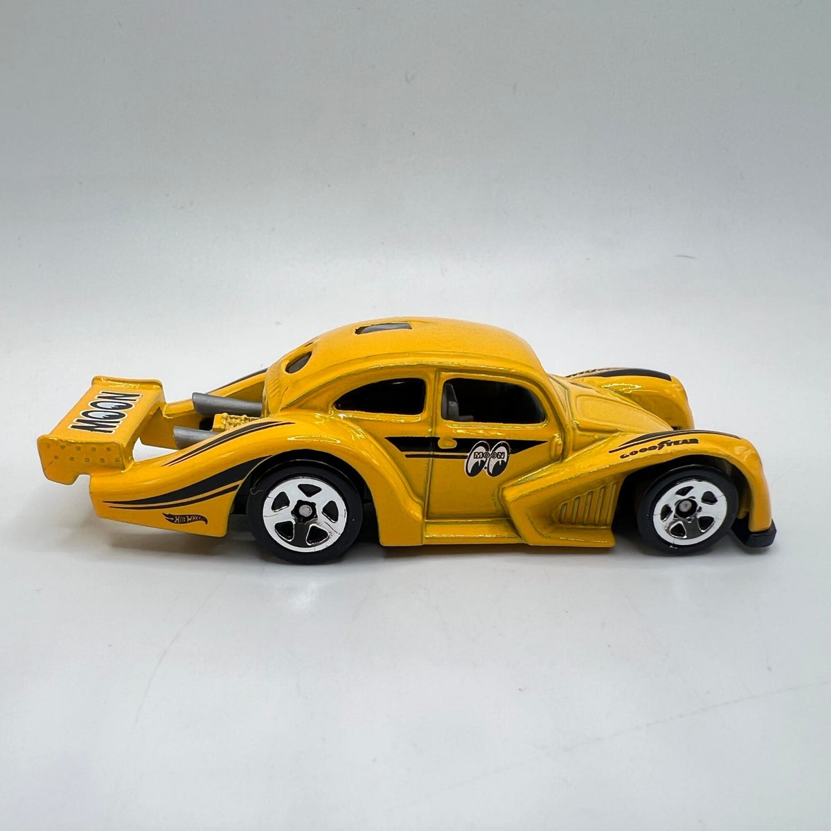 Hot Wheels Volkswagen Kafer Racer Yellow Mooneyes LOOSE 1/64