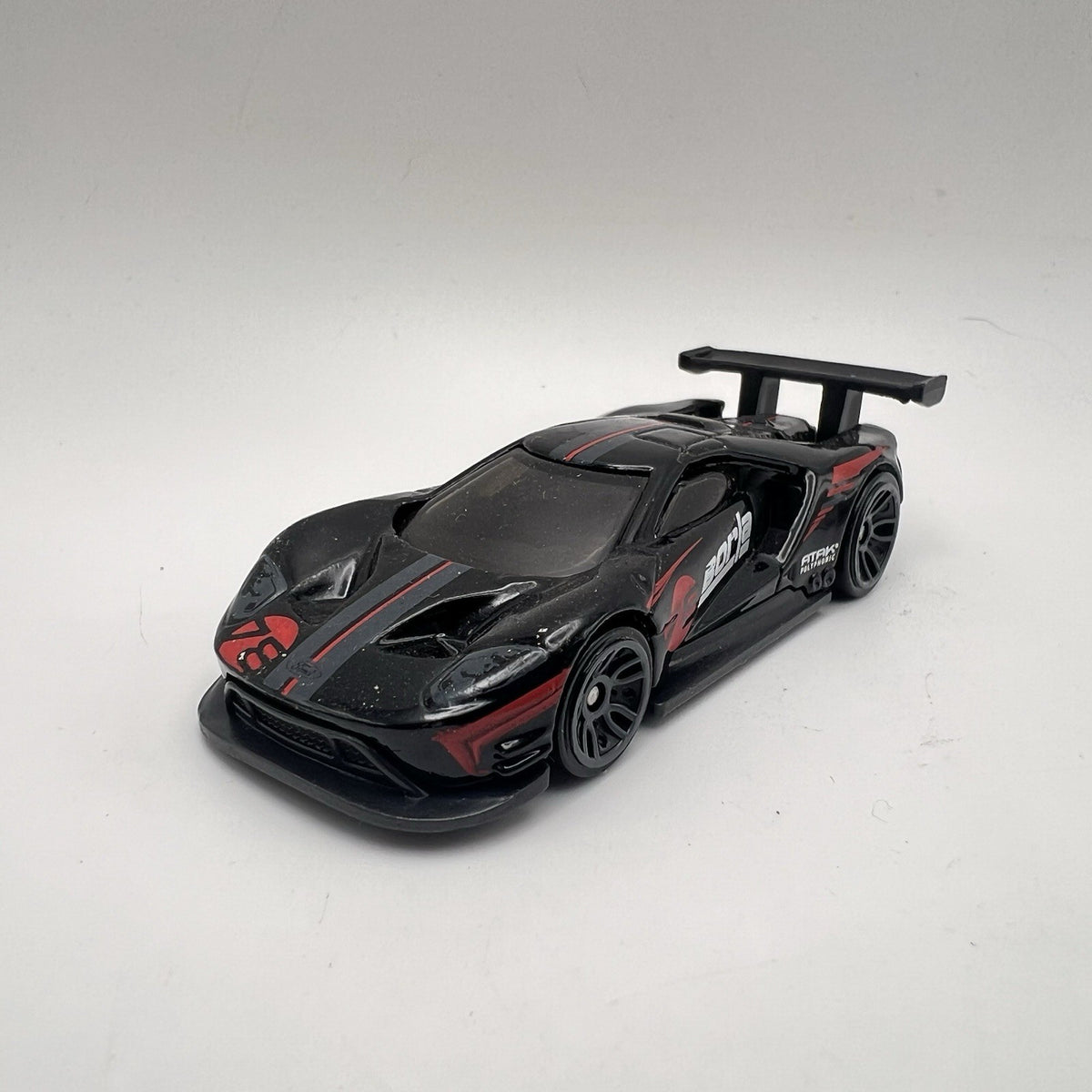 2016 16 Ford GT Race Collectible 1/64 Scale Diecast Diorama Model
