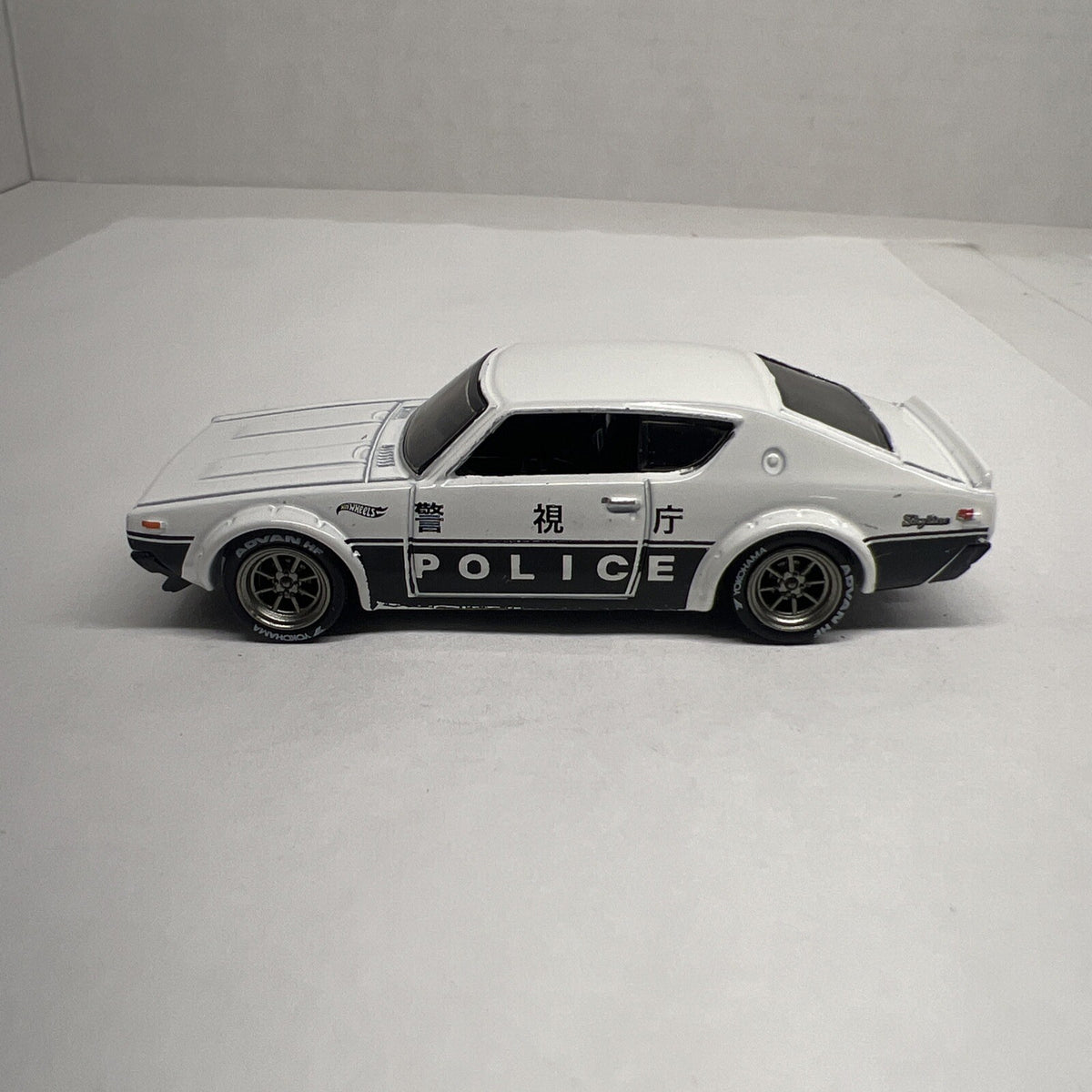 Hot Wheels LOOSE NISSAN SKYLINE 2000 GT-R Police With Real Riders