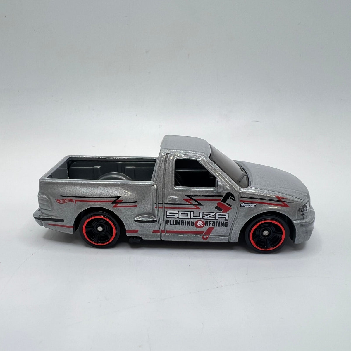 Hot Wheels Ford F-150 SVT Lightning Gray Souza Plumbing LOOSE 1/64