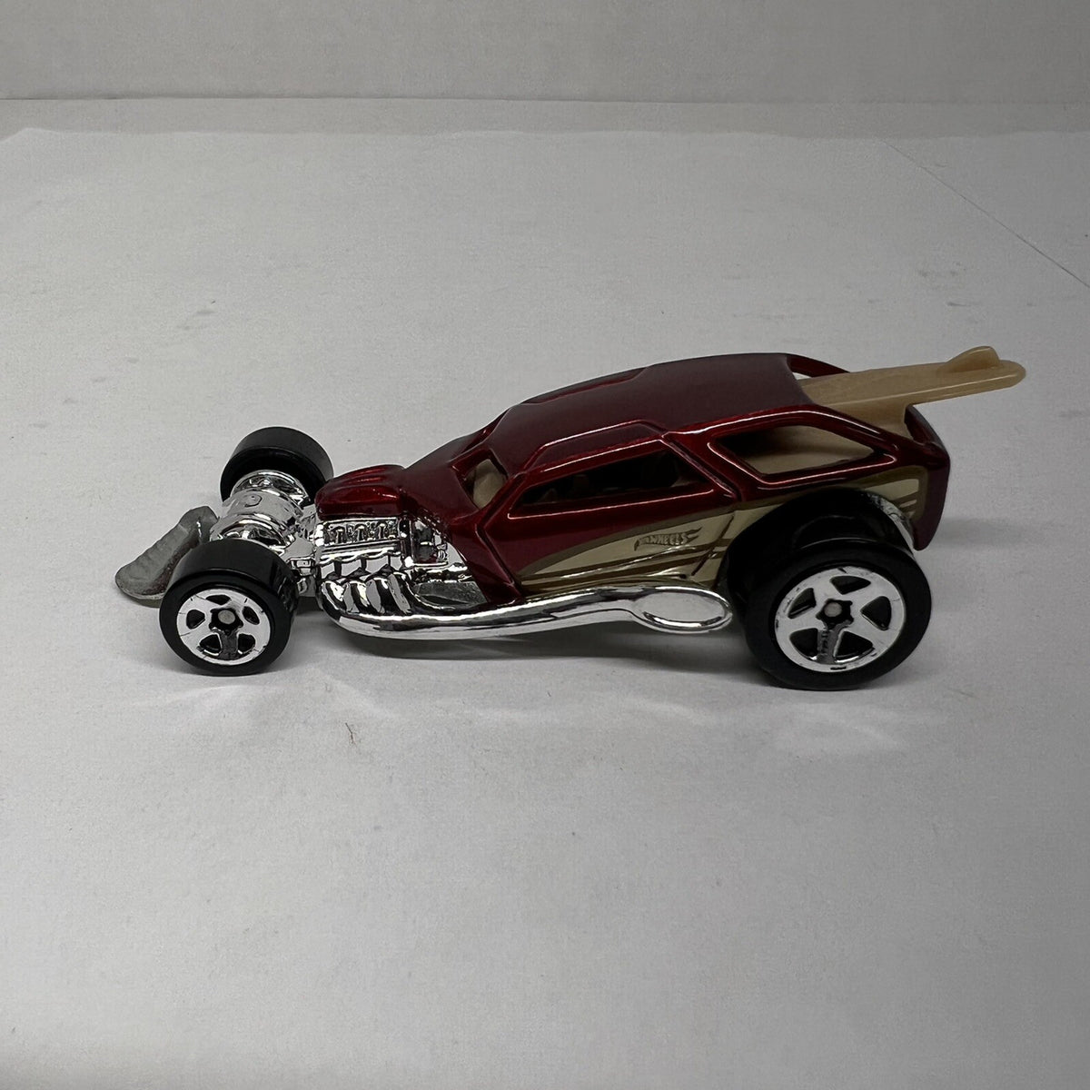 Hot Wheels Red Surf Crate 1:64 Scale Diecast Toy Car Model Mattel