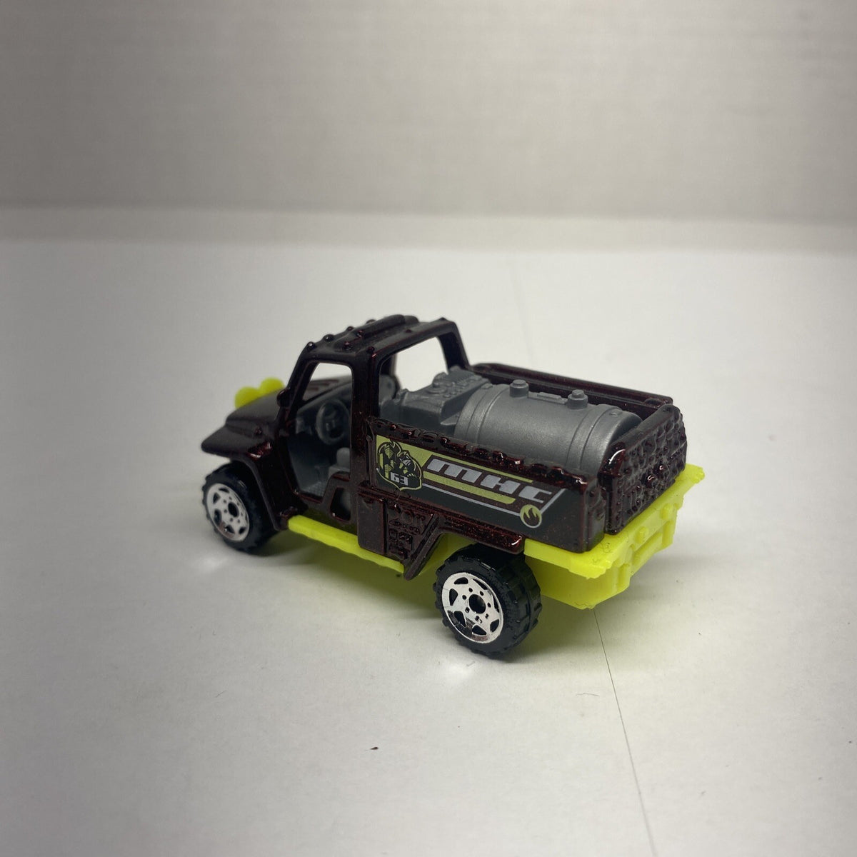 Matchbox Foam Fire Truck Vehicle 2001 Toy Glitter Maroon Red and Yellow Base