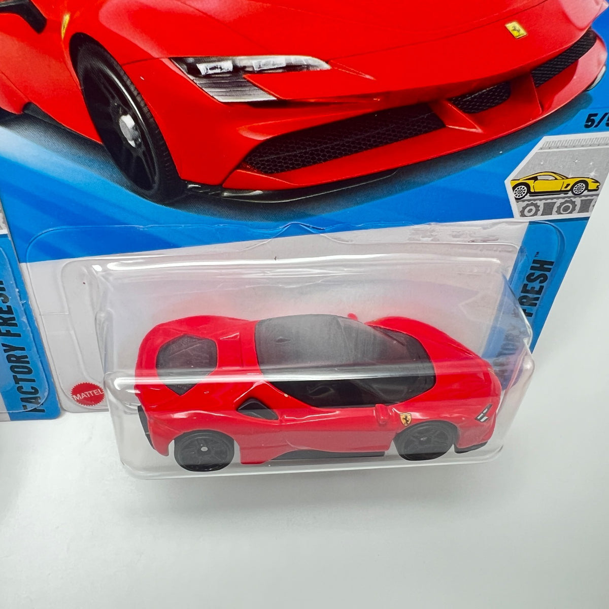Hot Wheels Ferrari SF90 Stradale Factory Fresh 5/5 Lot of 2 Red Gunmetal