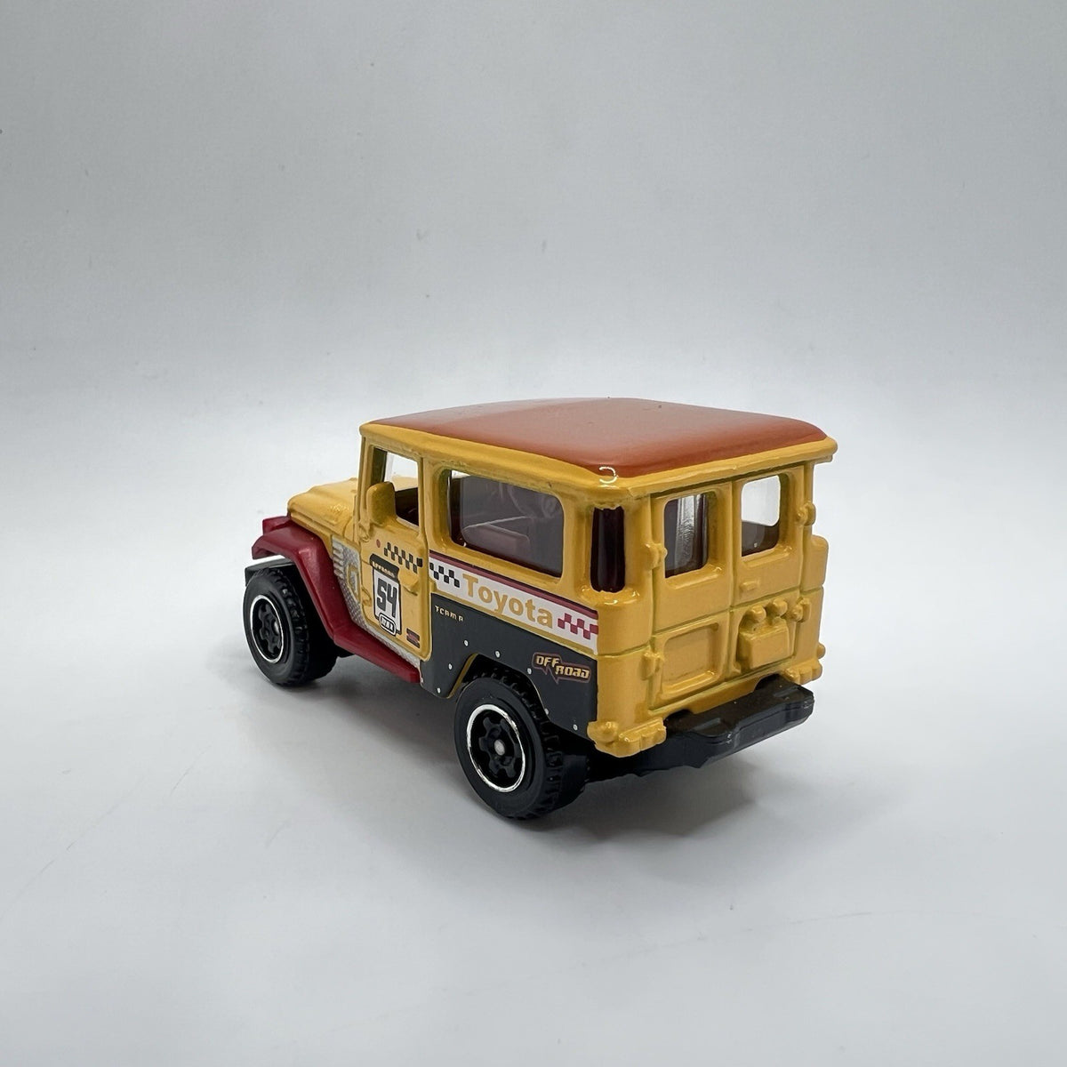 1968 68 Toyota Land Cruiser FJ40 Collectible 1/64 Scale Diecast Diorama Model