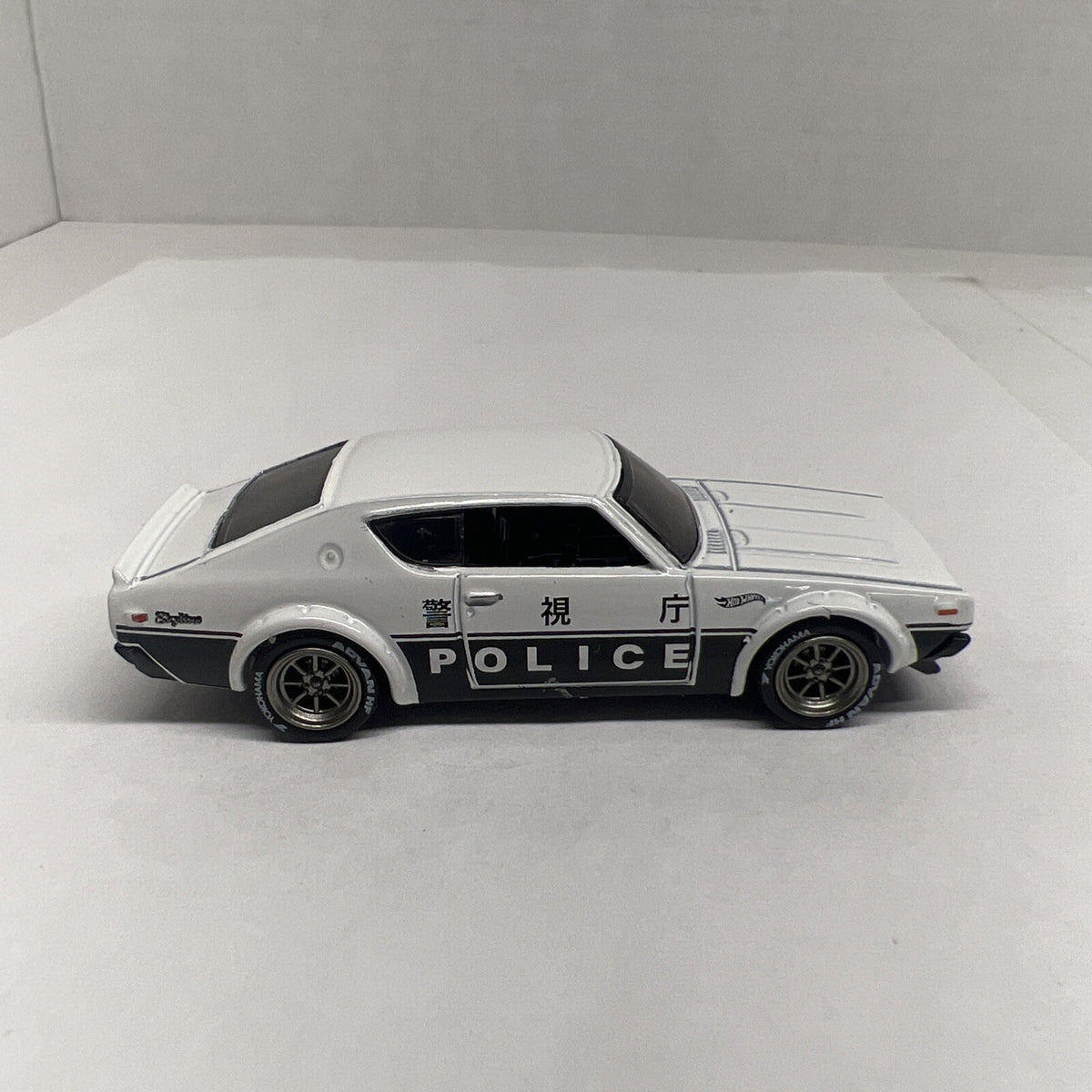Hot Wheels LOOSE NISSAN SKYLINE 2000 GT-R Police With Real Riders