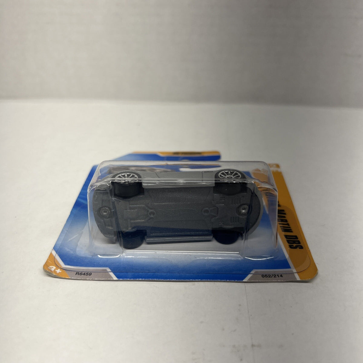 Hot Wheels HW Premiere 2010 Aston Martin DBS Silver #52/214 Short Card