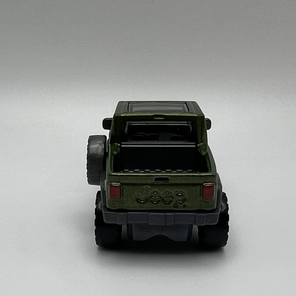 2017 17 Jeep Gladiator Collectible 1/64 Scale Diecast Diorama Model