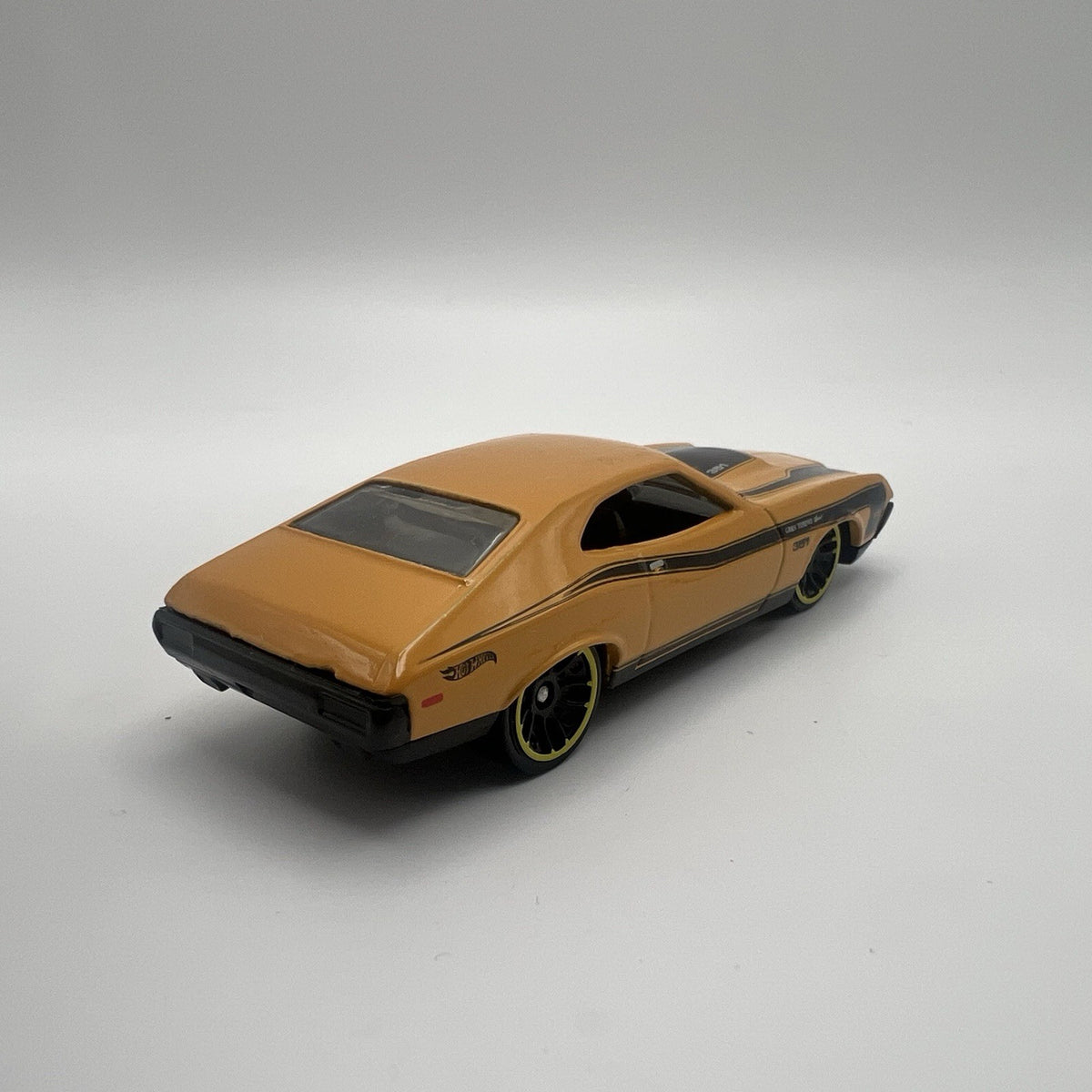 2010 Hot Wheels Muscle Mania '72 Ford Gran Torino Sport 1:64 Diecast