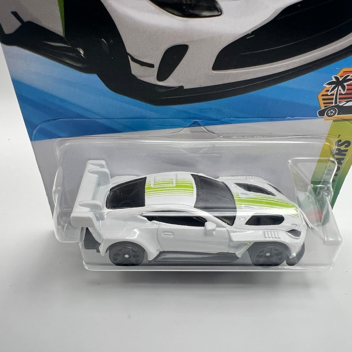 Hot Wheels 2024 Aston Martin Vantage GT3 White 125/250 Exoticars 9/10 2026