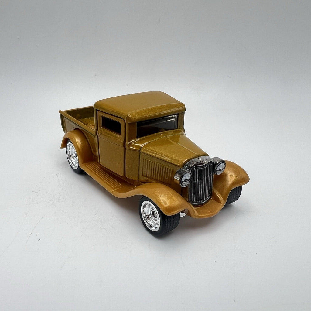 1932 32 Ford Pickup Collectible 1/64 Scale Diecast Diorama Model