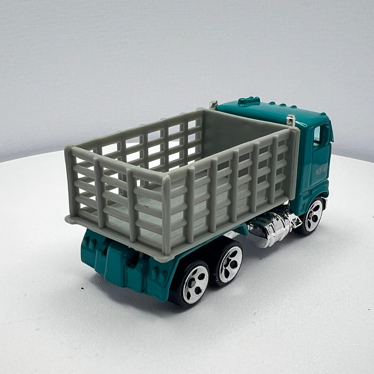 Hot Wheels Stake Bed Truck Teal Grey Bed 1981 LOOSE 1/64