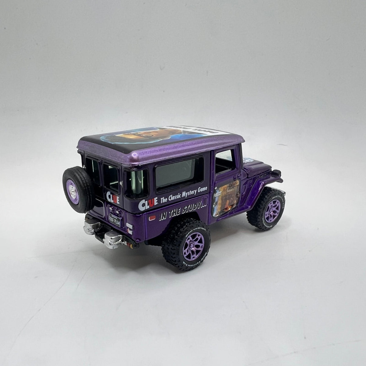 Johnny Lightning Clue Toyota Land Cruiser FJ40 Prof Plum Purple LOOSE 1/64