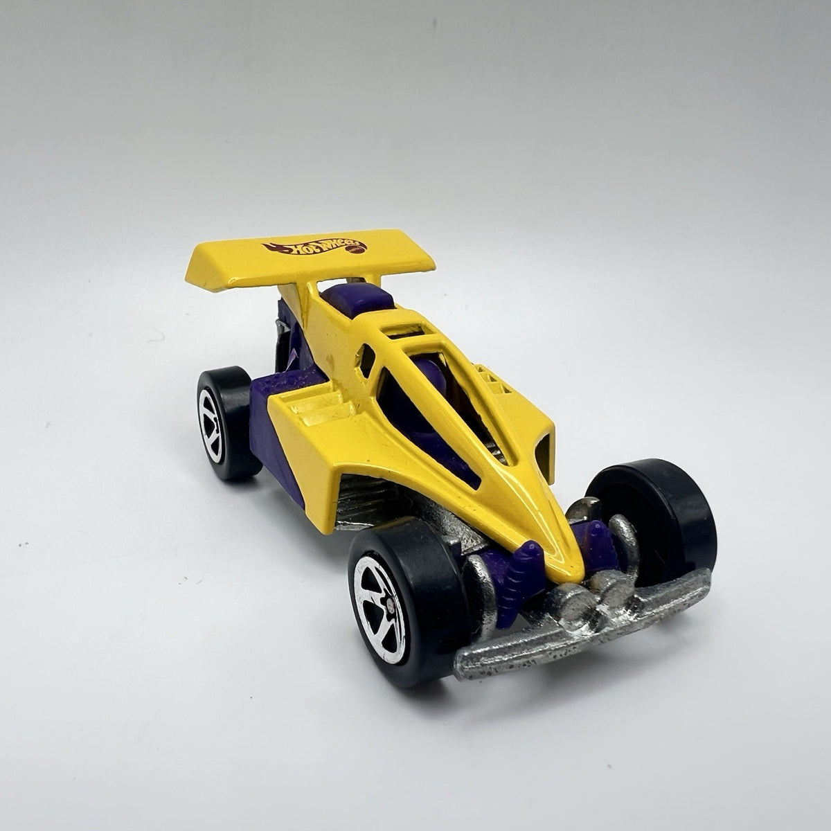 Hot Wheels Shock Factor Race Car Yellow/Purple Diecast 1/64 Scale Loose KB Toys