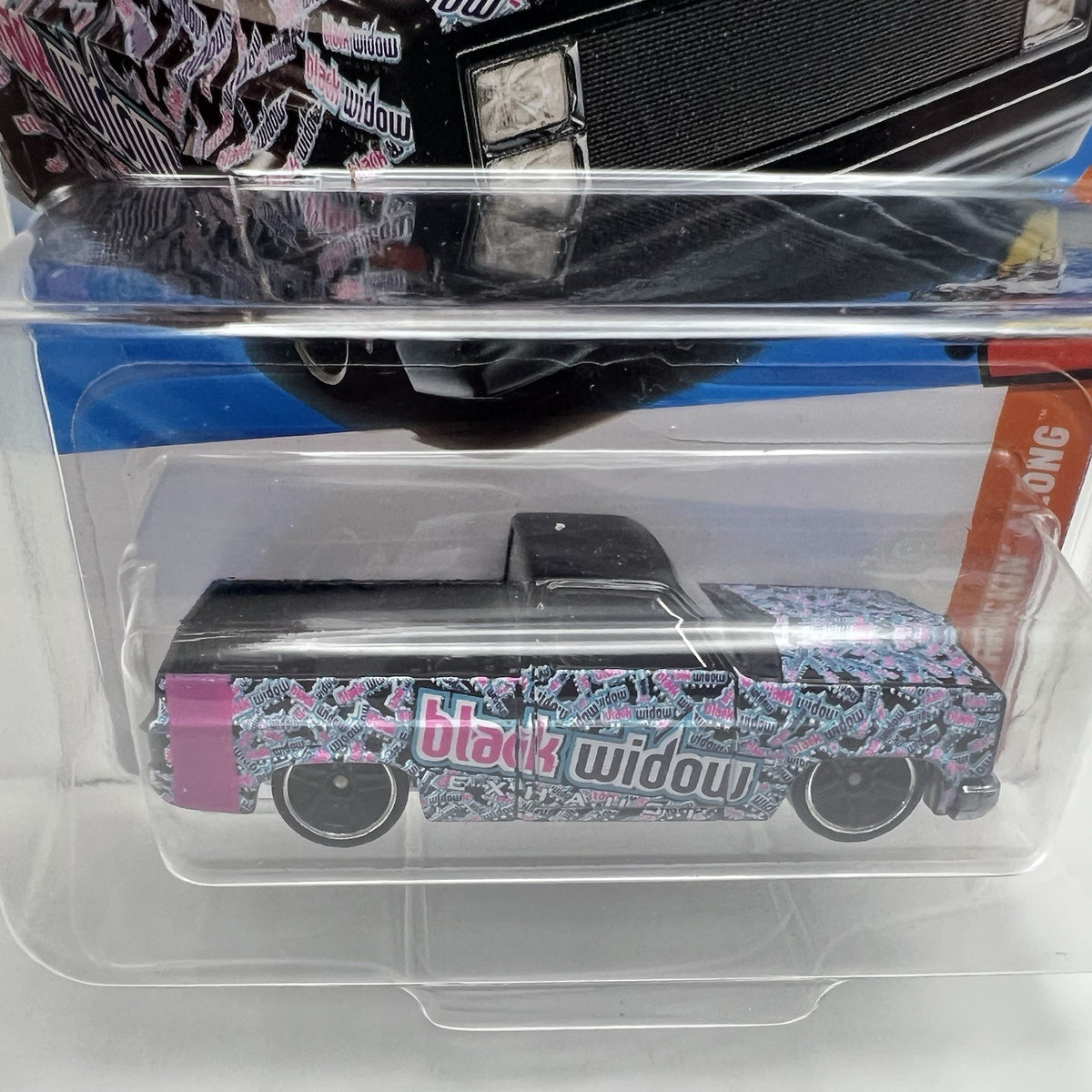 Hot Wheels Black Widow '83 Chevrolet Silverado With Protector 1:64 Diecast