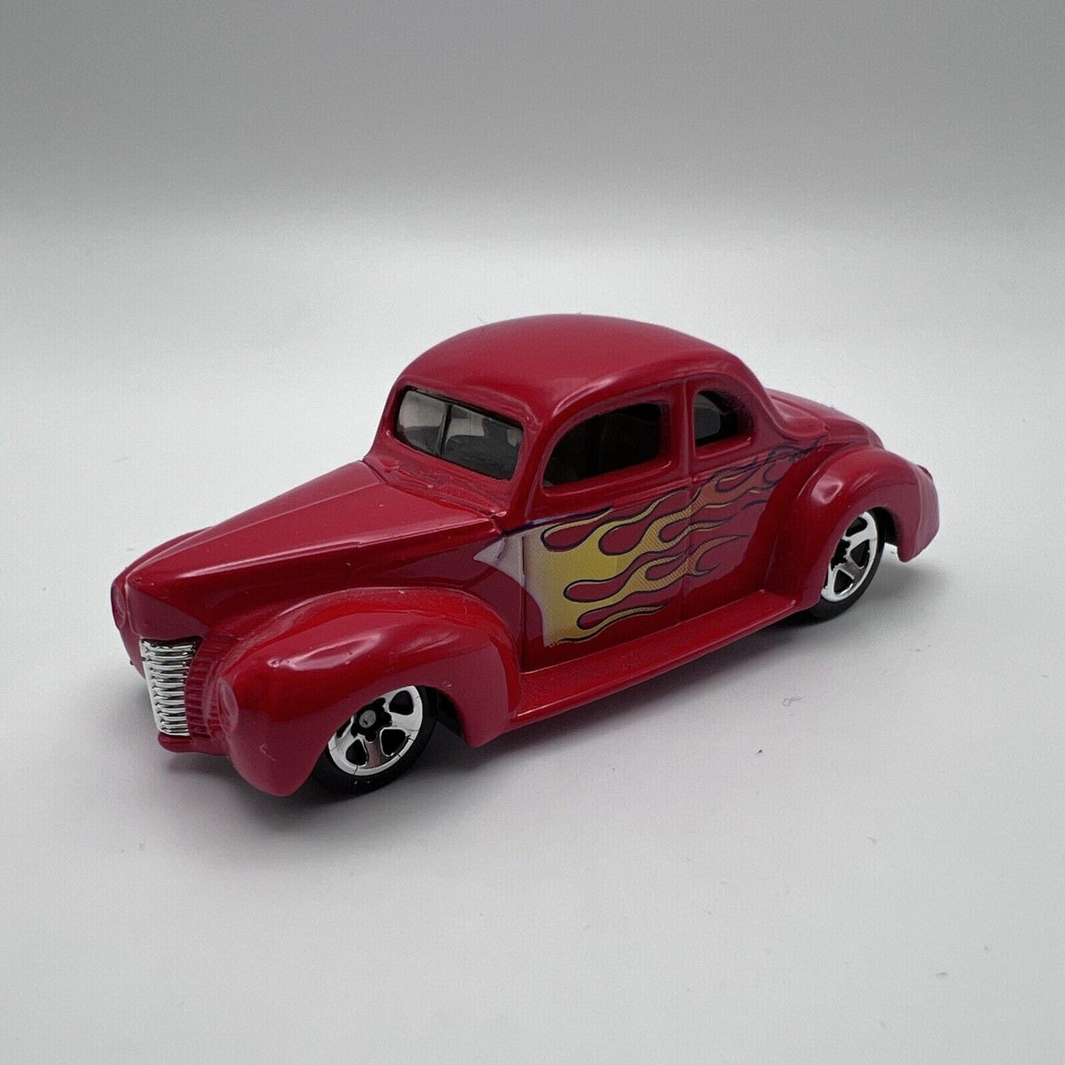 HOT WHEELS 2001 MATTEL '40 FORD COUPE RED WITH FLAMES Loose