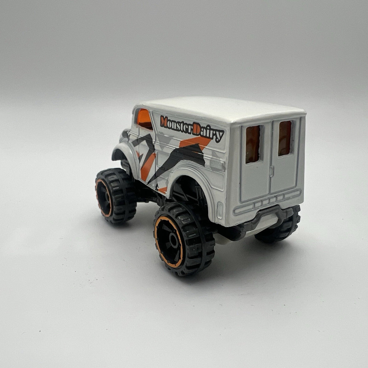 Hot Wheels Monster Dairy Delivery Truck - White - Loose 1:64 - Speed Blur