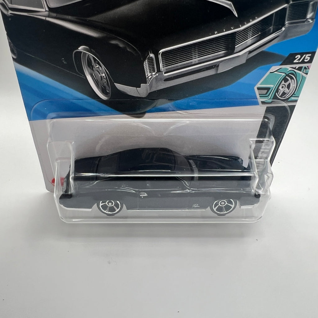 HW 66 Buick Riviera Black 50/250 HW Modified 2/5