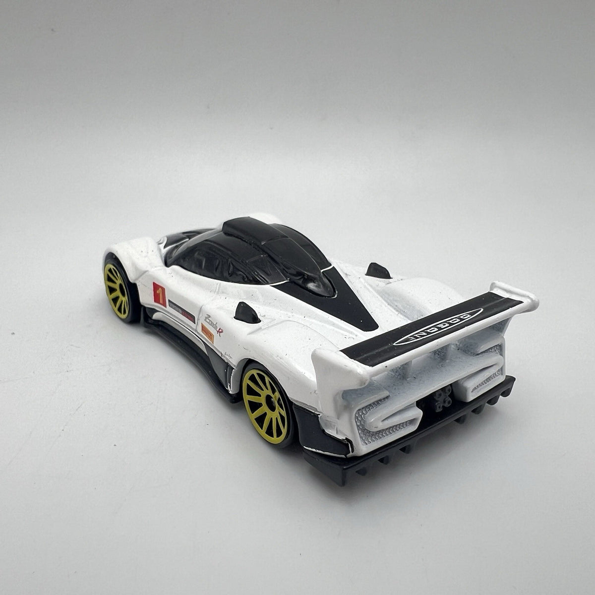 2009-2011 Pagani Zonda R Collectible 1/64 Scale Diecast Diorama Model