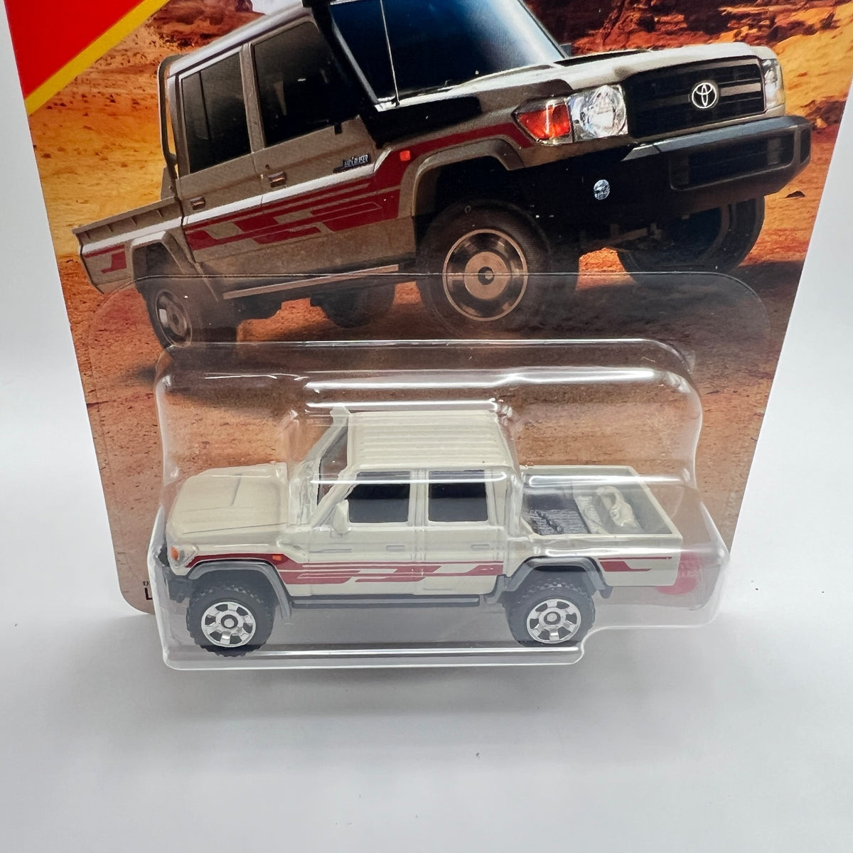 Matchbox 17 Toyota Land Cruiser 78 40/125 Cream 1:64 Diecast SUV