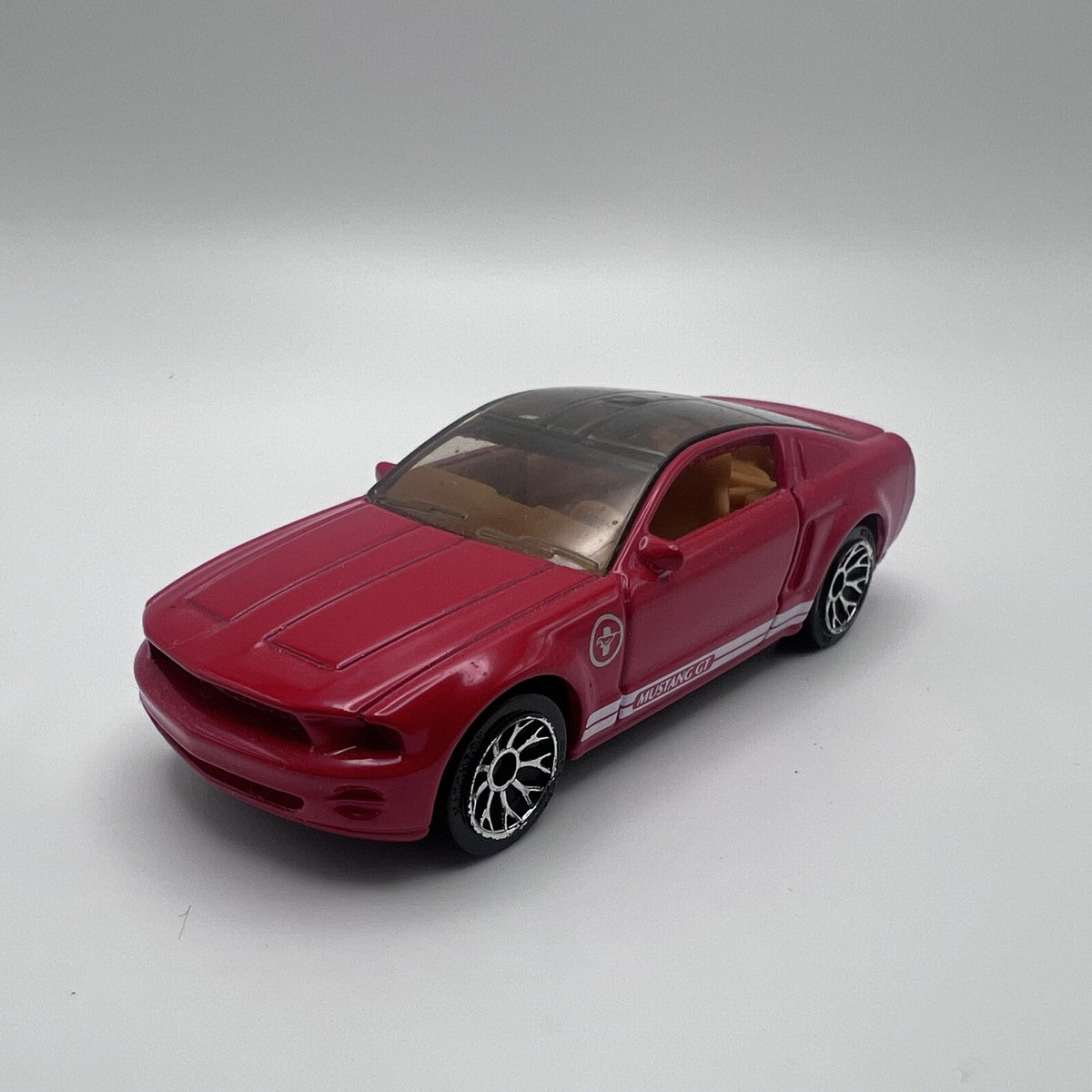 Matchbox 2005 #6 Ford Mustang GT Concept Red Body White Tampo Stripe 1:62 NM
