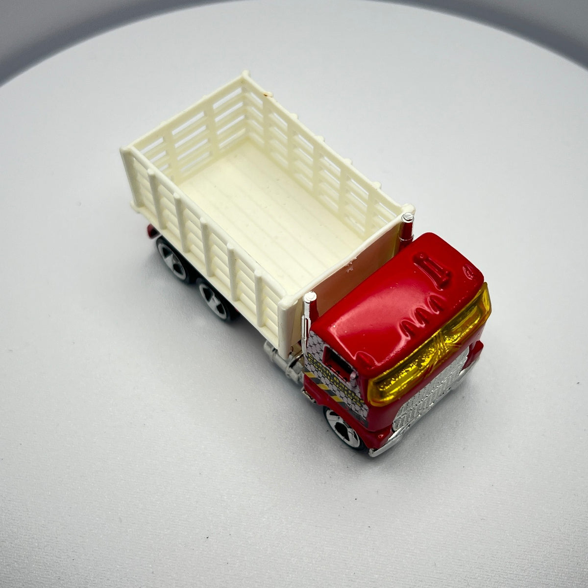 Hot Wheels Stake Bed Truck Red Crash Barrier Constructors LOOSE 1/64